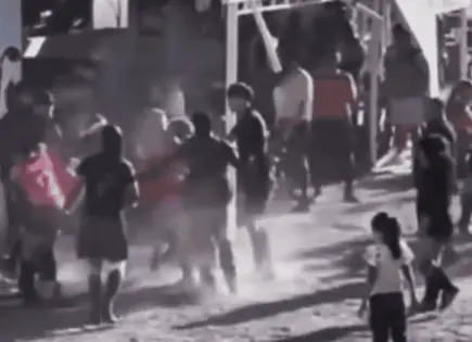 Video | Partido femenil termina en trifulca en canchas del María Dolores