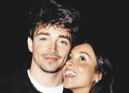 CHARLES Y ALEXANDRA SE COMPROMETEN