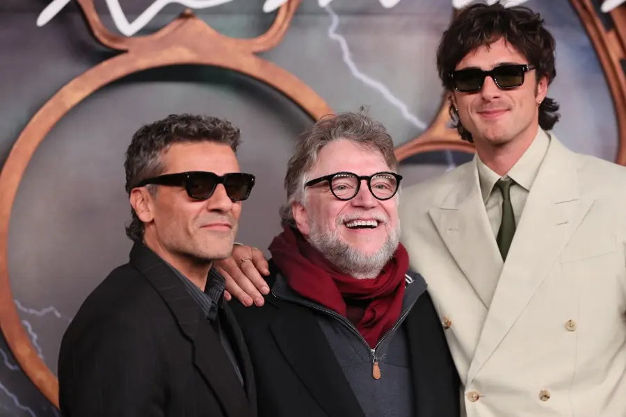 Guillermo del Toro presenta su película Frankenstein en México