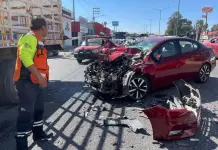 Tres lesionados en fuerte choque sobre carretera a Rioverde Tres lesionados en fuerte choque sobre carretera a Rioverde