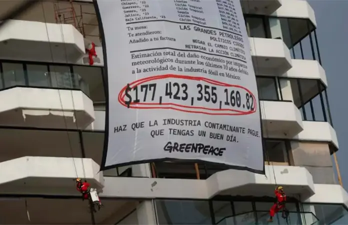 Greenpeace despliega manta gigante en México por impacto climático