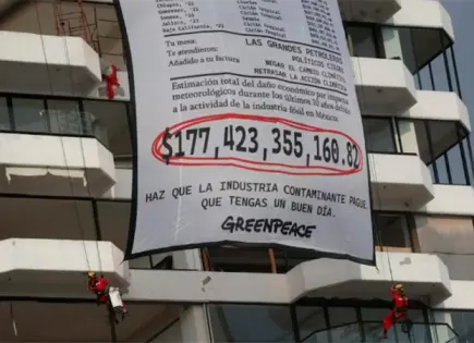 Greenpeace despliega manta gigante en México por impacto climático