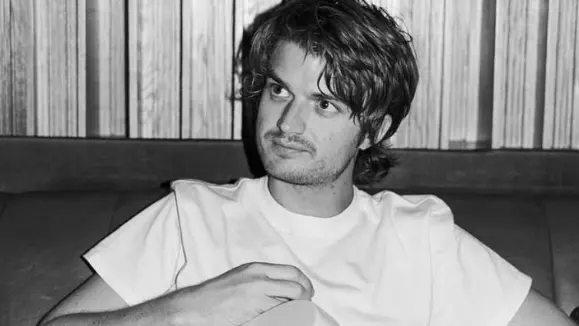Joe Keery anuncia concierto en México en el Pepsi Center WTC