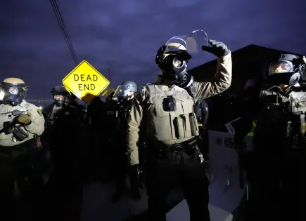 Juez ordena mejorar condiciones en instalación de inmigración en Chicago