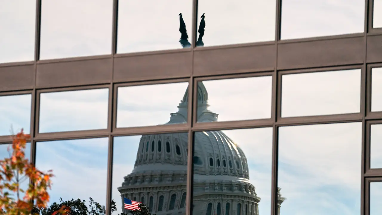 Negociaciones en Senado para Resolver Cierre del Gobierno en Estados Unidos