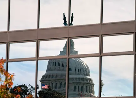 Negociaciones en Senado para Resolver Cierre del Gobierno en Estados Unidos