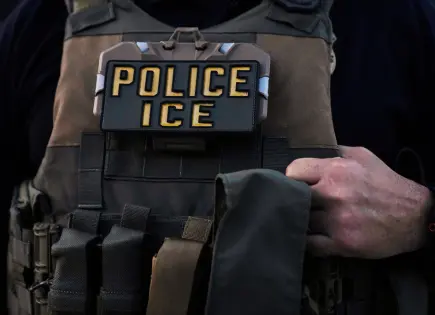 Agente fronterizo se jacta de disparar a mujer durante redada migratoria en Chicago