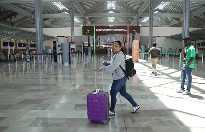 Caen 0.5% pasajeros en el AIFA