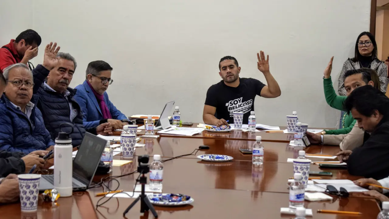 Congreso rechaza propuesta para atender a maestros jubilados