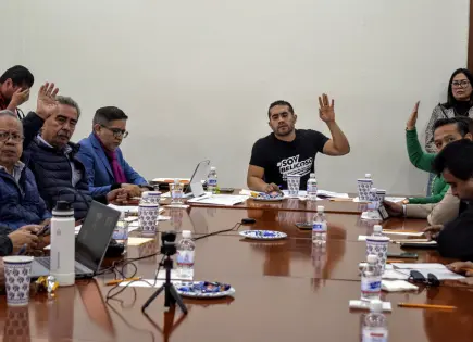 Congreso rechaza propuesta para atender a maestros jubilados Congreso rechaza propuesta para atender a maestros jubilados