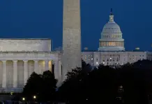 Donald Trump presiona a senadores republicanos para resolver cierre de gobierno