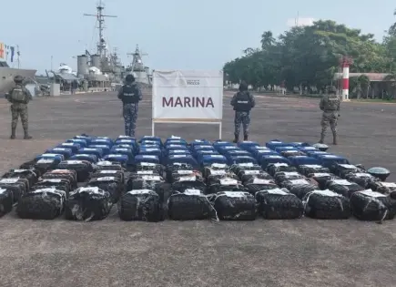 Incautan 2.5 toneladas de cocaína valorada en 52 mdd en costas de Michoacá Incautan 2.5 toneladas de cocaína valorada en 52 mdd en costas de Michoacá