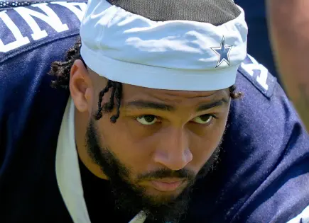 Muere jugador de Cowboys Marshawn Kneeland tras huir de policía Muere jugador de Cowboys Marshawn Kneeland tras huir de policía