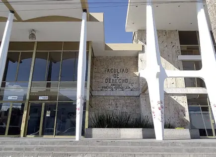 Buscan 12 dirección de la Facultad de Derecho Buscan 12 dirección de la Facultad de Derecho