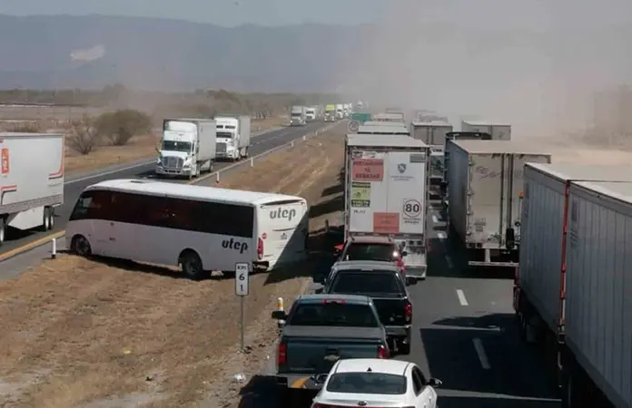 Viaje a CDMX se tarda ahora hasta 18 horas