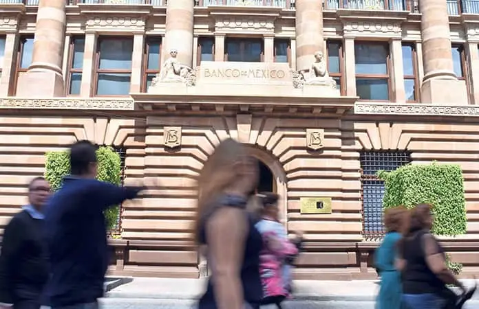 Banxico baja tasa de interés a 7.25%