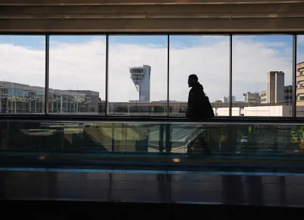 Controladores de tráfico aéreo muestran desgaste durante cierre de gobierno