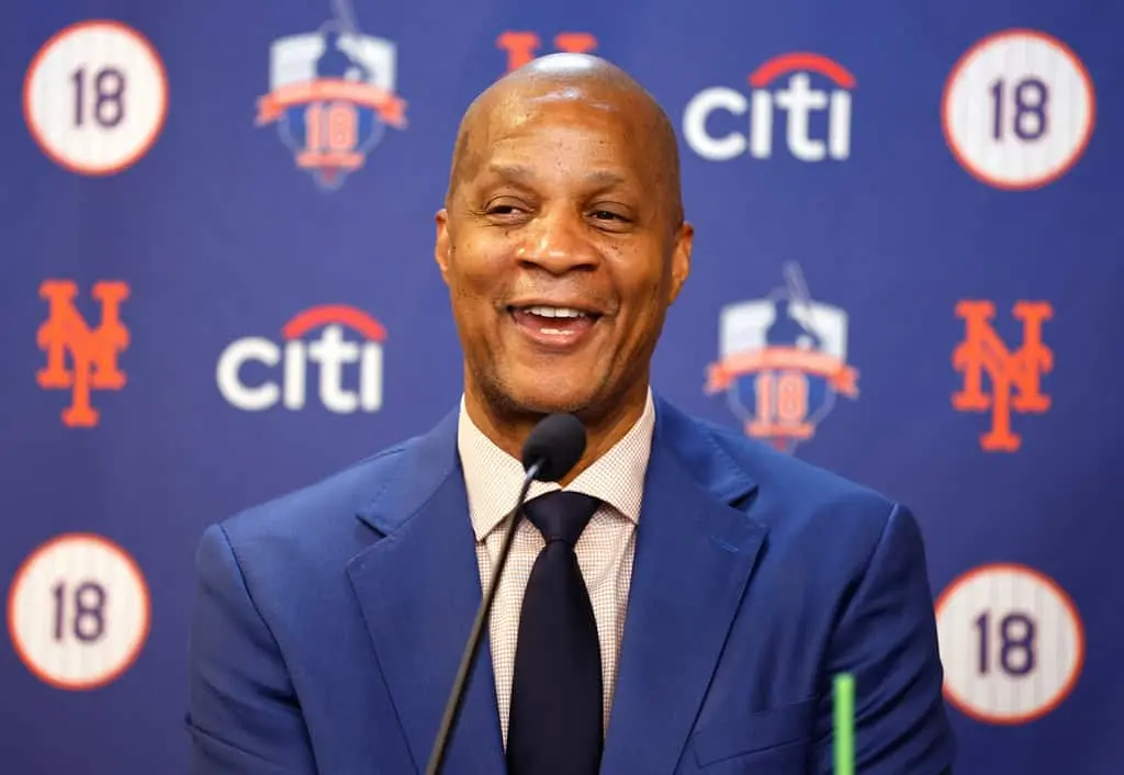 Donald Trump indulta a Darryl Strawberry por evasión fiscal y drogas