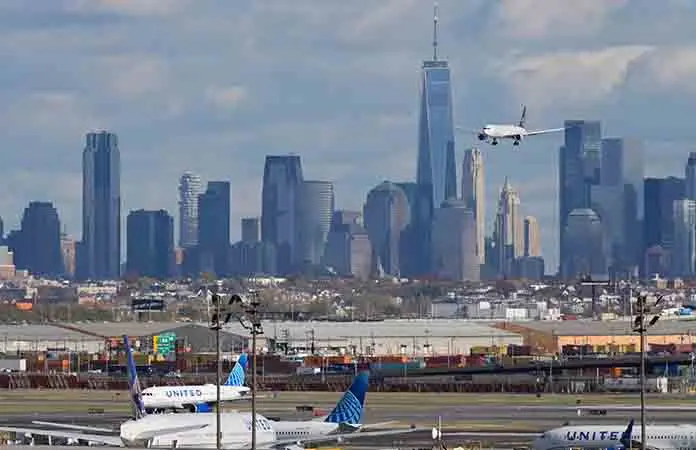 En EU cancelan viajes por cierre