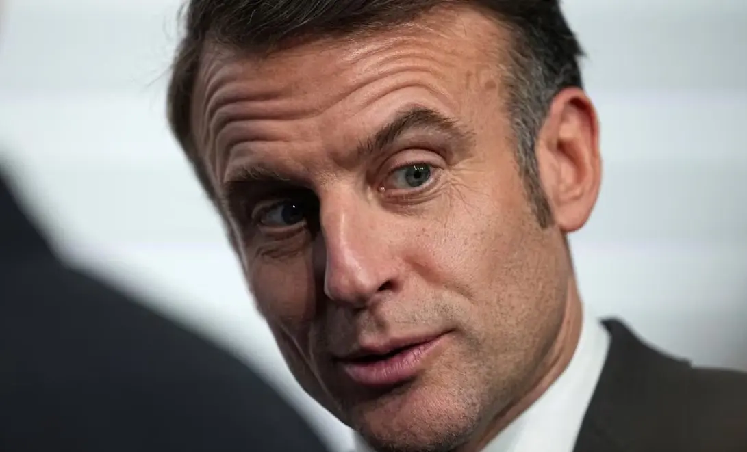 Macron llega a Palacio Nacional para encuentro con Claudia Sheinbaum