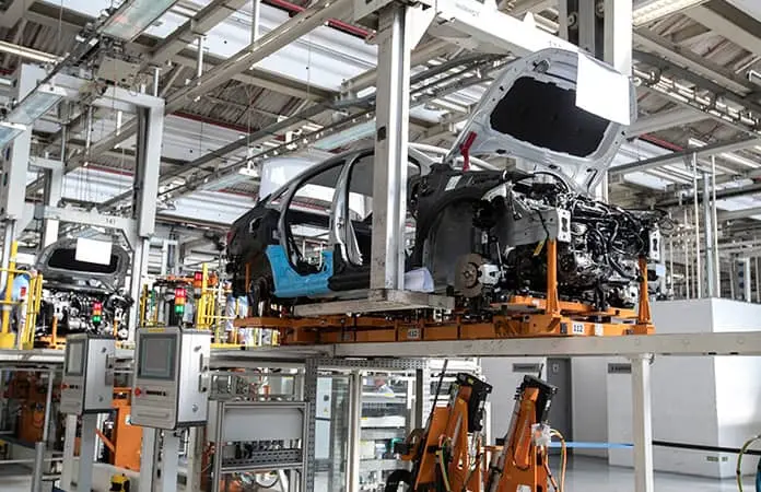 Oleada de despidos en sector maquila