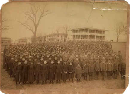 Restos e historias de estudiantes indígenas, recuperados de cementerio de Pensilvania