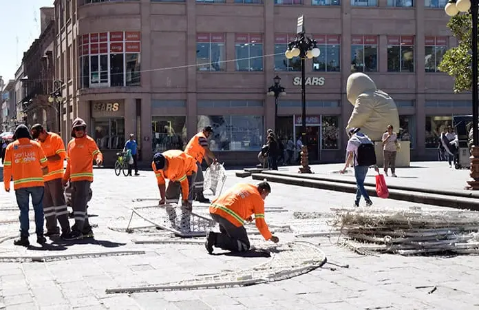 Ya colocan decoración en el C. Histórico