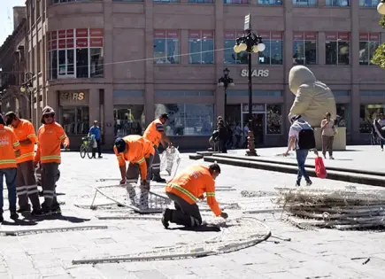 Ya colocan decoración en el C. Histórico