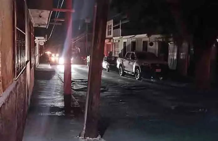 Apagón causa caos en calles de zona centro