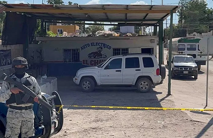 Ataque explosivo a taller mecánico deja 2 muertos