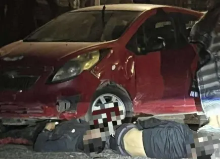 Conductora embiste a motociclistas; uno muere