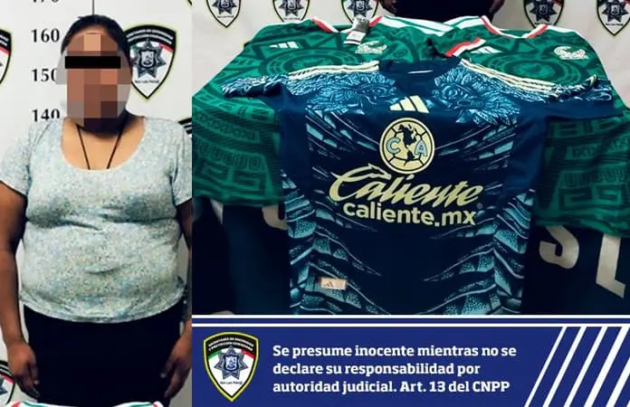 Mujer, arrestada al robar playeras de una tienda