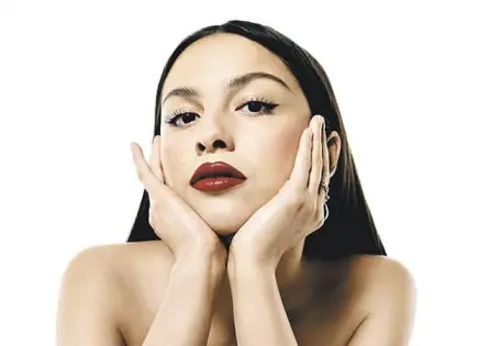 OLIVIA RODRIGO INDIGNADA