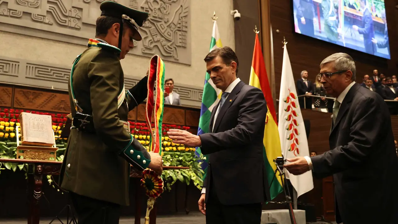 Rodrigo Paz jura como presidente de Bolivia