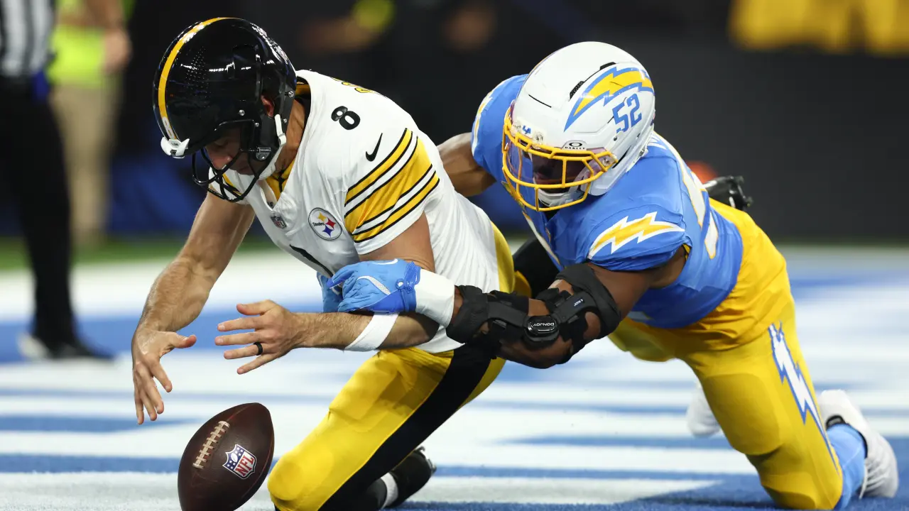 Aaron Rodgers y Steelers caen ante Chargers en crucial duelo de AFC Norte