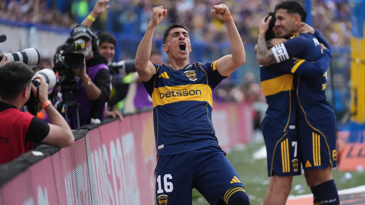 Boca Juniors vence a River Plate 2-0 en el clásico del fútbol argentino