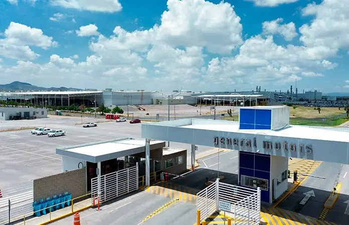 Cae producción y exportación de vehículos ligeros