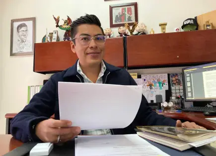 Cuauhtli Badillo defiende iniciativas de Arreola Cuauhtli Badillo defiende iniciativas de Arreola