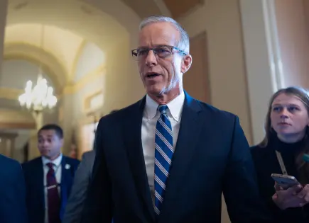 Demócratas cambian votos decisivos en cierre gubernamental de Washington