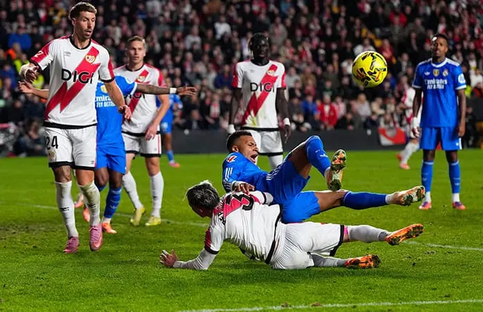 El Madrid tropieza de nuevo