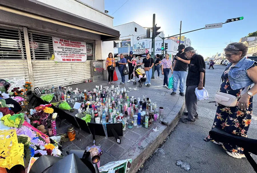 Gobernador de Sonora pide investigación con expertos tras incendio en tienda Waldos