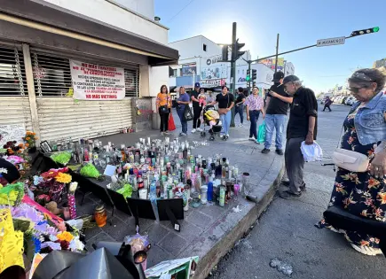 Gobernador de Sonora pide investigación con expertos tras incendio en tienda Waldos
