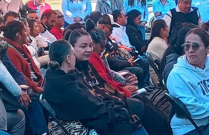 Profes cobran doble y no atienden en las aulas