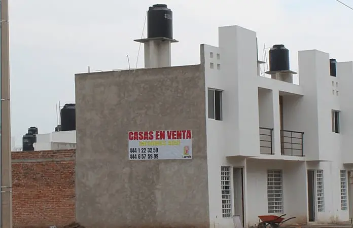 Que no hay condiciones para adquirir casas baratas