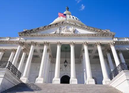 Senado de Estados Unidos vota para poner fin al cierre de gobierno