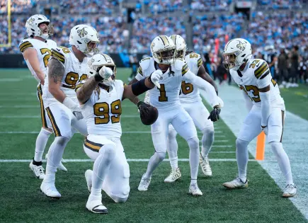 Tyler Shough lidera a los Saints en triunfo sobre los Panthers de Carolina