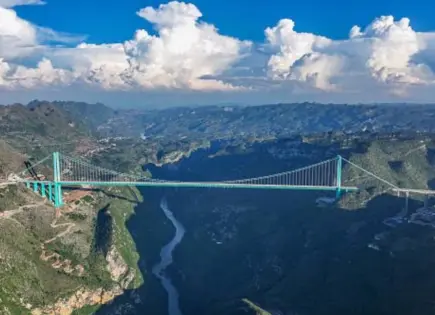 Colapso Estructural en China: Puente Hongqi Cede ante Alud