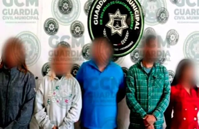 Enfrentan a policías de Soledad y son detenidos