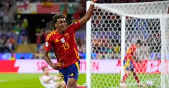 Espa&ntilde;a sigue al frente del ranking de FIFA
