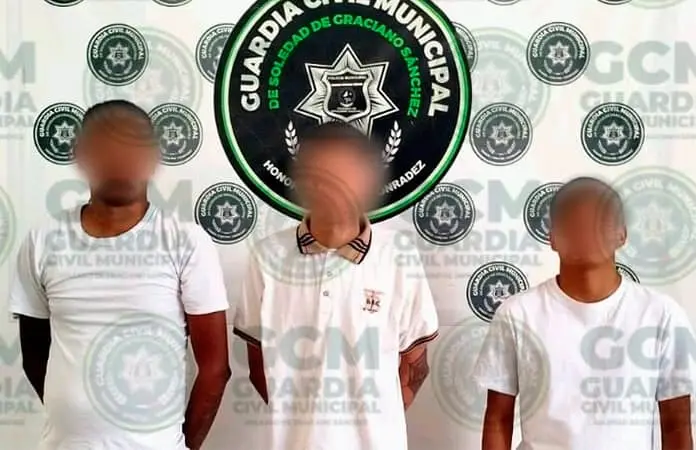 Individuos ofrecían dinero para evitar arrestos